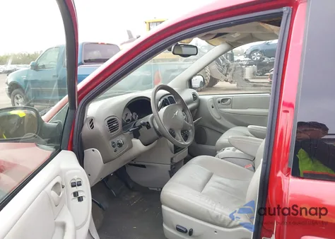 2005 Chrysler Town & Country Touring из США, поврежденный, VIN 2C8GP54L55R333818